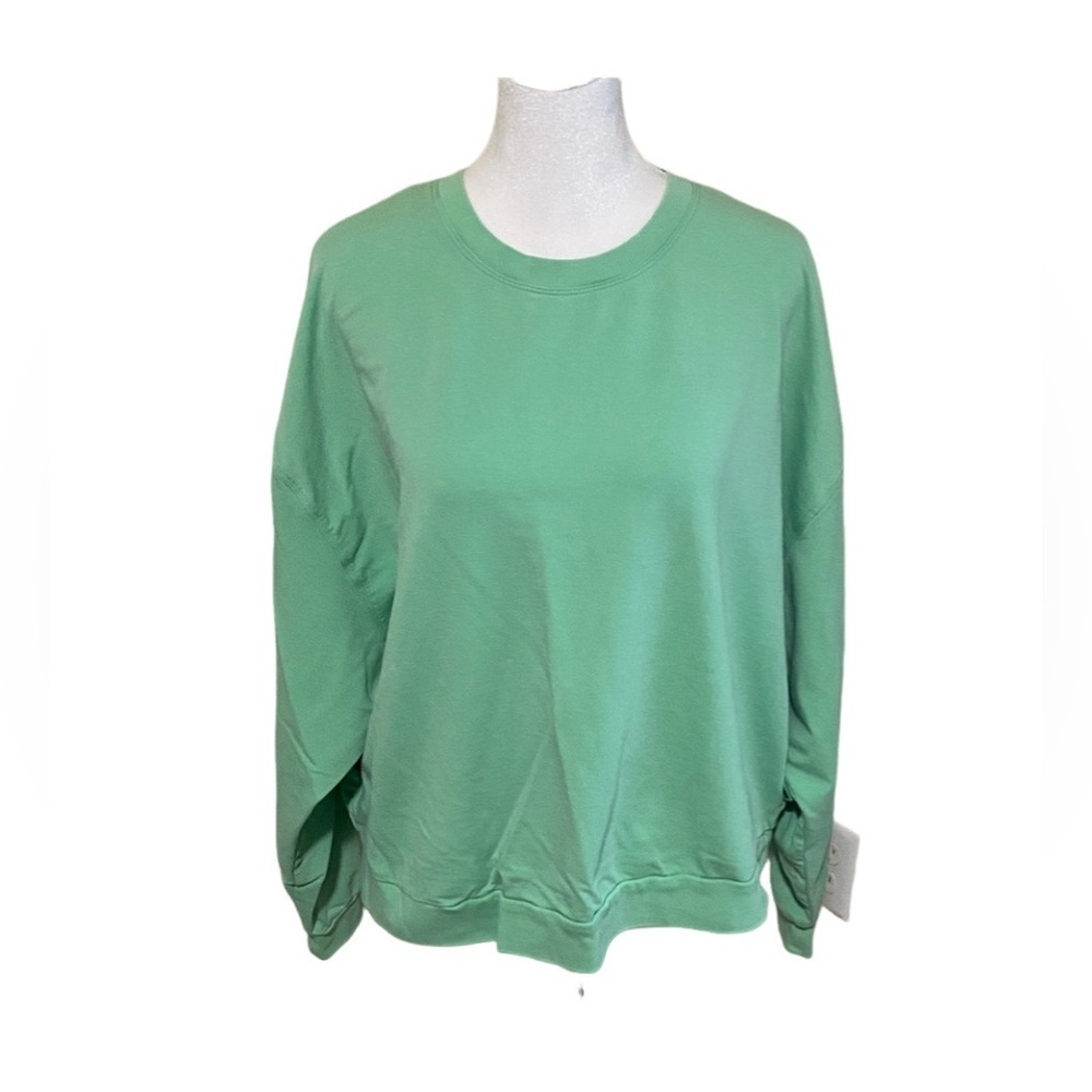Joy Lab Classic Crewneck Crop Sweatshirt in Mint Lime Green. Size M.